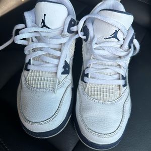 Retro 4 blue and white Jordan